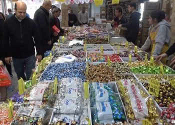 Muş’ta Bayram şekerleri marketlerde tezgâhları renklendirdi