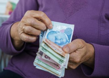 Çalışmayan ev hanımlarına emeklilik şartları neler olacak?