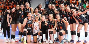 Eczacıbaşı Çukurova’ya set vermedi