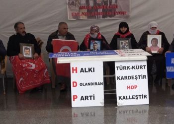 Evlat nöbetindeki Muş’lu anne: “Bu Kürt davası değildir”