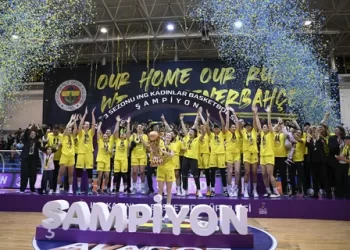 Fenerbahçe Alagöz Holding sezonu şampiyon tamamladı!