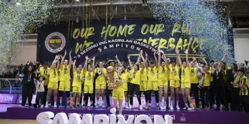 Fenerbahçe Alagöz Holding sezonu şampiyon tamamladı!