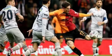 Galatasaray elendi, Başakşehir turladı