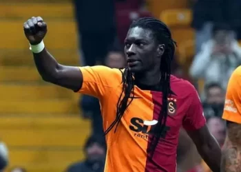 Galatasaray’da Gomis affedildi!