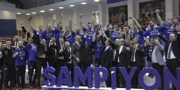 Halkbank, Fenerbahçe’yi 3-0 yenip şampiyon oldu
