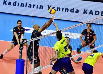 Halkbank, dev maçta Fenerbahçe’yi devirdi
