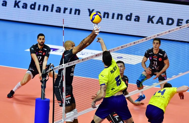 Halkbank dev macta Fenerbahceyi devirdi Habermeydan 1