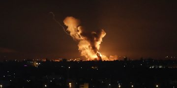 İsrail ordusu Gazze’den sonra Lübnan’a saldırı başlattığını duyurdu