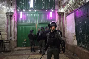 Israil polisinden Mescidi Aksaya saldiri3 habermeydan