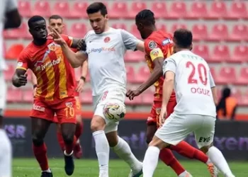 Kayserispor, Ümraniyespor’u 3 golle geçti