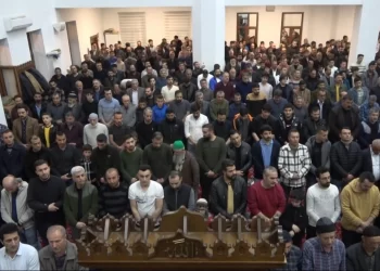 Muş’ta Kadir gecesi camiler doldu taştı