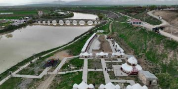 Muş’ta tarihi Murat köprüsü çevresinde turizm şahlandı