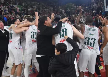 Pınar Karşıyaka, Anadolu Efes’i rahat yendi