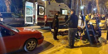 Sinop Gazi caddesinde otomobil yayaya çarptı