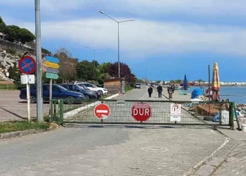 Sinop Gerze sahili araç trafiğine kapatıldı