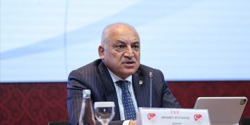 TFF Başkanı Büyükekşi ligden çekilen takımlar için kararı açıkladı!
