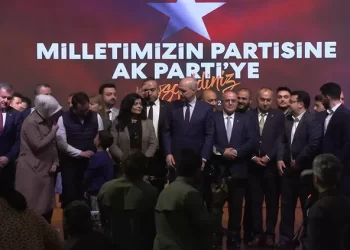Zafer Partisinden istifa eden 300 kişi AK Parti’ye katıldı
