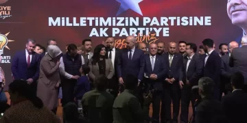 Zafer Partisinden istifa eden 300 kişi AK Parti’ye katıldı