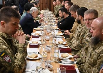 Zelenski Müslüman askerlerle iftar yaptı