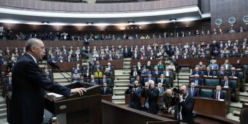 AKP üç dönem kuralını uyguladı: 196 vekil liste dışı 