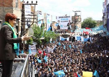 Meral Akşener’den, Bekir Bozdağ’a ‘şampanya’ cevabı