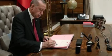 Cumhurbaşkanı Erdoğan’dan gece yarısı çok sayıda atama ve görevden alma kararı!