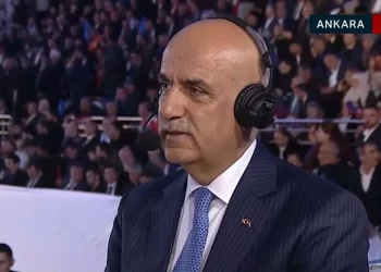 Bakan Kirişci açıkladı: Bu şehri ayağa kaldırmamız gerekiyor