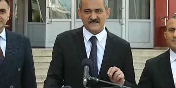 Bakan Mahmut Özer, deprem bölgesindeki iki ilde de okulların açılacağını duyurdu
