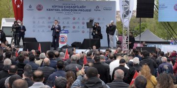 İmamoğlu, Beşiktaş’taki temel atma törenine katıldı