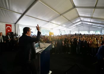 İstanbul Belediye Başkanı İmamoğlu: Hayatı tekrar bayram havasına dönüştüreceğiz