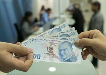 Burs ve öğrenim kredisi ödemeleri başladı