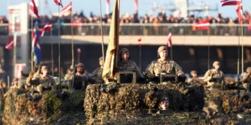 Letonya’ya zorunlu askerlik geri geldi