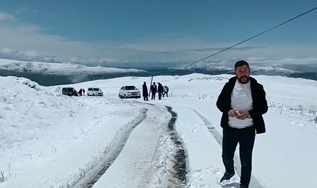 Muş'ta nisan ayı son günü yağan kar yolu kapattı musta nisan ayi son gunu yagan kar yolu kapatti habermeydan