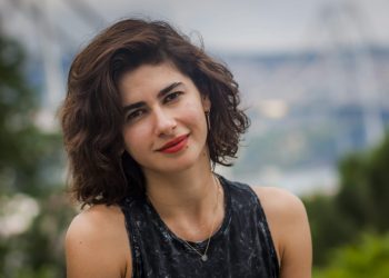 Nesrin Cavadzade Kimdir? Yeni Dizisi Ne Zaman Geliyor?