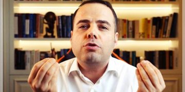 Özgür Demirtaş Kimdir? Siyasete Atılmayı Düşünüyor Mu?