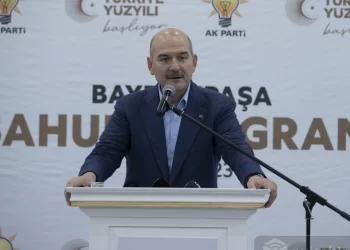 Soylu, sahur programında LGBTİ+ bireyleri ve muhalefeti hedef alarak ‘Biz gideceğiz, aynı cinsiyetten evlenmeyi savunanlar gelecek’ dedi