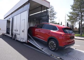 TOGG’un ilk teslimatları yapılmaya başlandı: Yollarda TOGG yüklü TIR’lar görüldü!