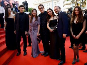 Cannes Film Festivalinde En Iyi Kadin Oyuncu Odulunu Merve Dizdar Aldi3 habermeydan
