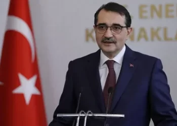 Bakan Dönmez Meclis’e milletvekili kaydını yaptırdı