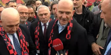 İçişleri Bakanı Süleyman Soylu Karagümrük Spor Kulübünü ziyaret etti