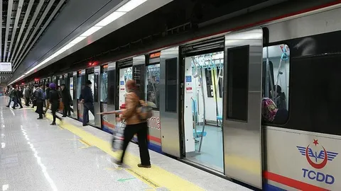 Marmaray'da intihar girişimi! Marmarayda intihar girisimi habermeydan