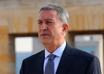Milli Savunma Bakanı Hulusi Akar: Teröristleri yıkmaya devam ediyoruz