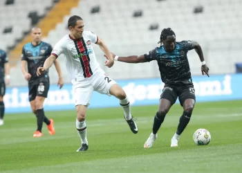 Adana Demirspor, geriden gelip kazandı