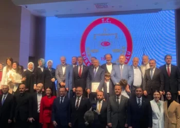 35 AK Parti milletvekili mazbatalarını teslim aldı