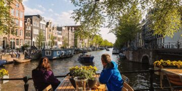 Amsterdam’da merkezde esrar içmek artık yasak: İhlal edenlere 100 euro ceza verilecek