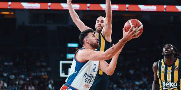 Anadolu Efes, Fenerbahçe Beko’yu yendi