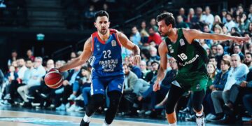 Anadolu Efes yarı finale yükseldi
