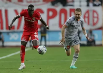 Antalyaspor ile Başakşehir puanları paylaştı