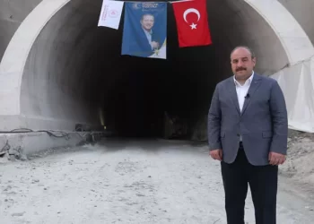 Bakan Varank, Doğancı Barajı Tüneli’nde incelemeler yaptı