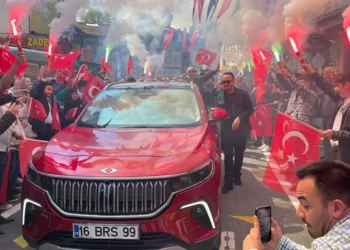 Bakan Varank, İnegöl Gençlik Merkezi’nin açılış törenine Togg ile geldi